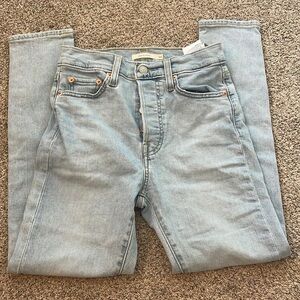 Levi’s wedgie skinny light wash 26